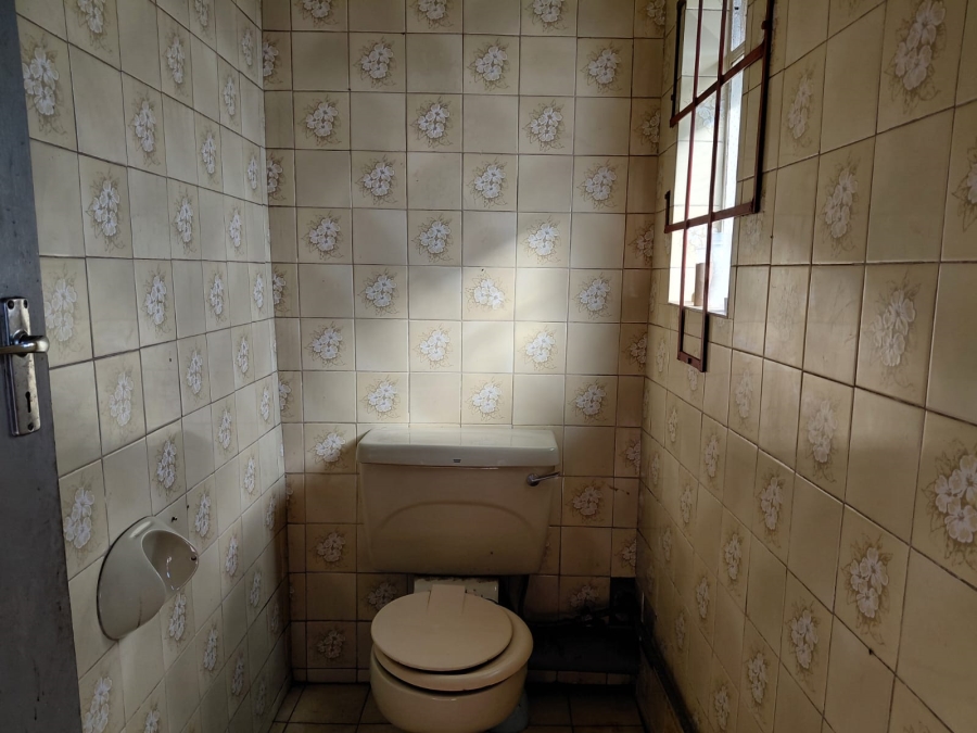 8 Bedroom Property for Sale in Actonville Gauteng