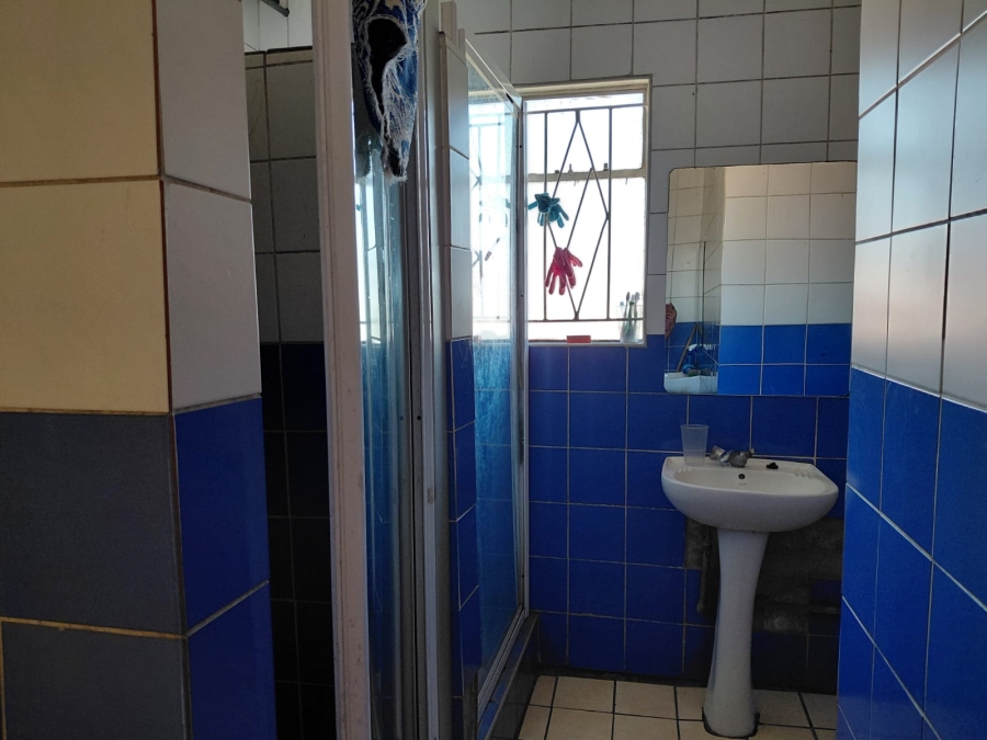 8 Bedroom Property for Sale in Actonville Gauteng