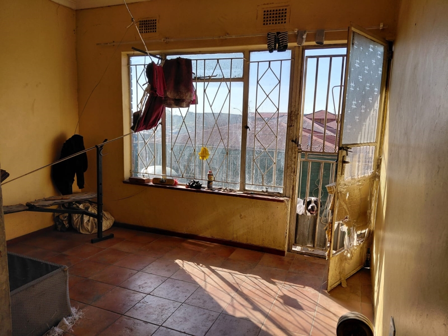 8 Bedroom Property for Sale in Actonville Gauteng