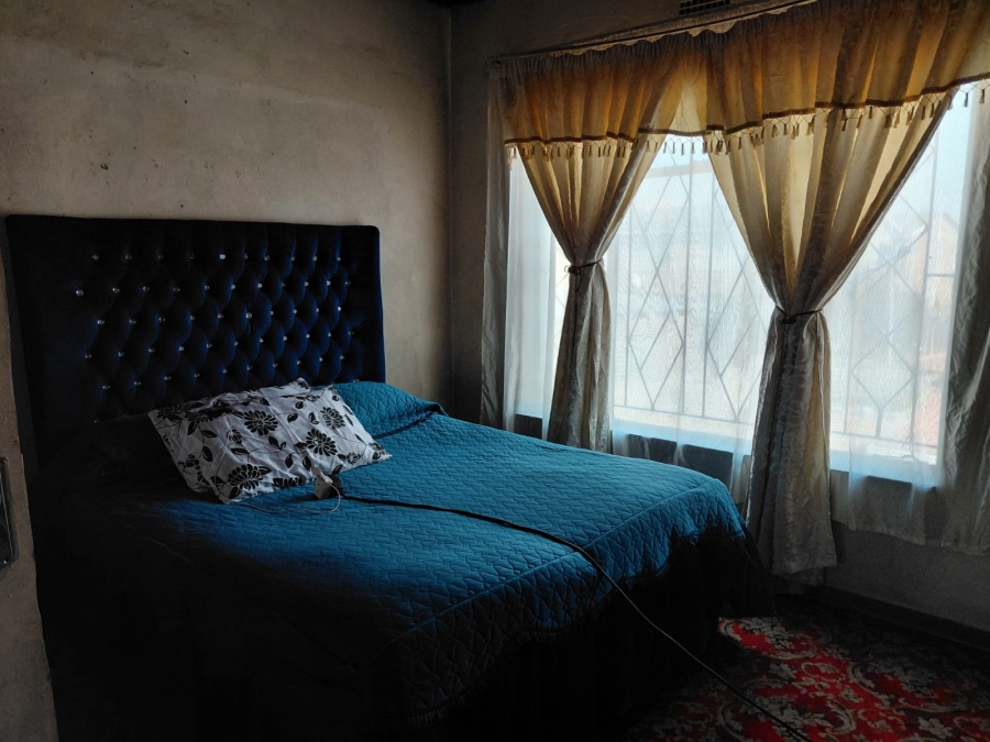 8 Bedroom Property for Sale in Actonville Gauteng