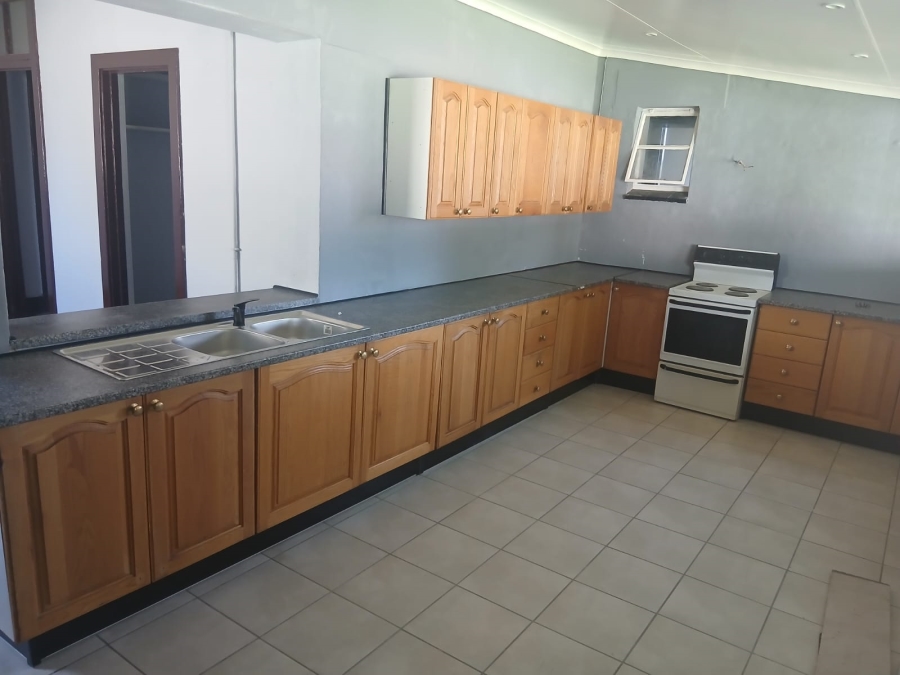 5 Bedroom Property for Sale in Persida Gauteng