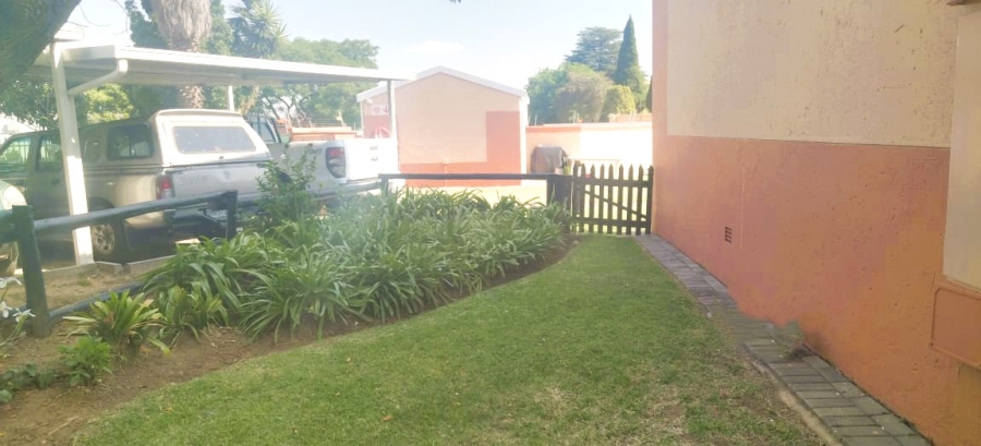 2 Bedroom Property for Sale in Farrarmere Gauteng