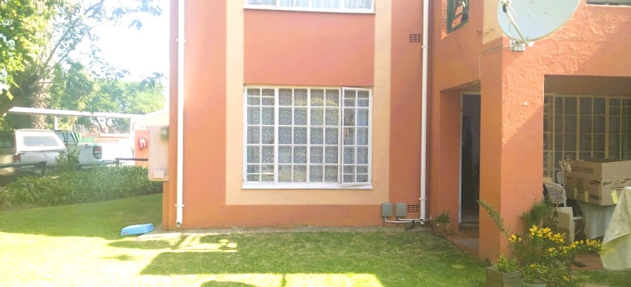 2 Bedroom Property for Sale in Farrarmere Gauteng