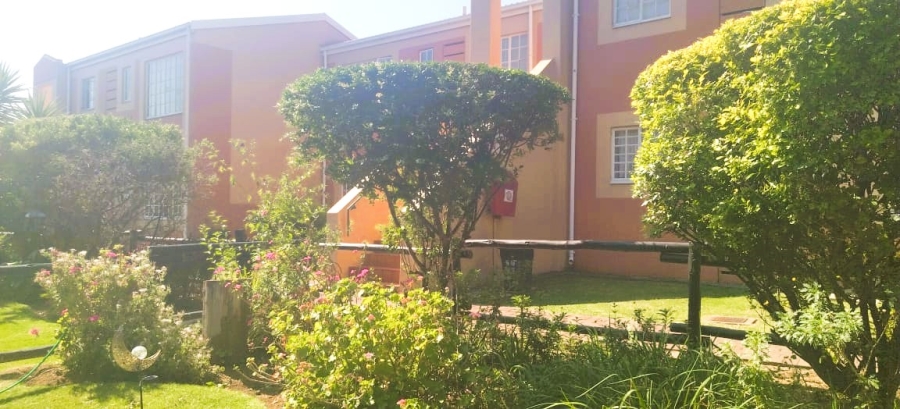2 Bedroom Property for Sale in Farrarmere Gauteng