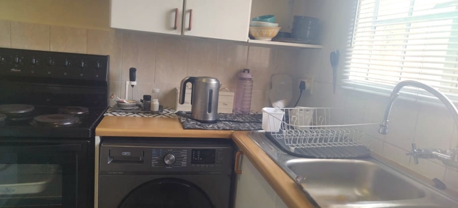 2 Bedroom Property for Sale in Farrarmere Gauteng