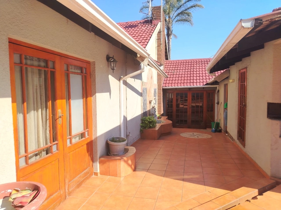 4 Bedroom Property for Sale in Lambton Gauteng