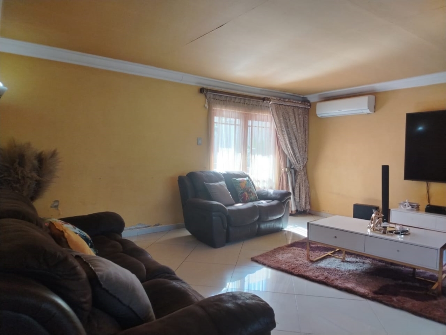 4 Bedroom Property for Sale in Lambton Gauteng