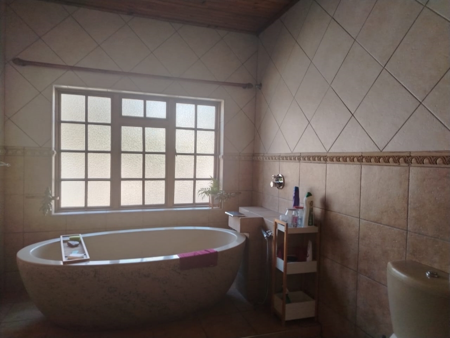 4 Bedroom Property for Sale in Lambton Gauteng