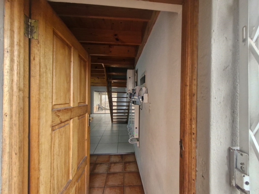 To Let 3 Bedroom Property for Rent in Bardene Gauteng