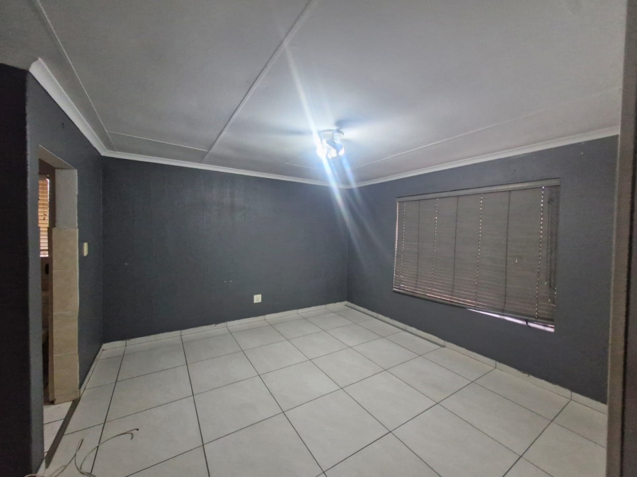 To Let 3 Bedroom Property for Rent in Bardene Gauteng