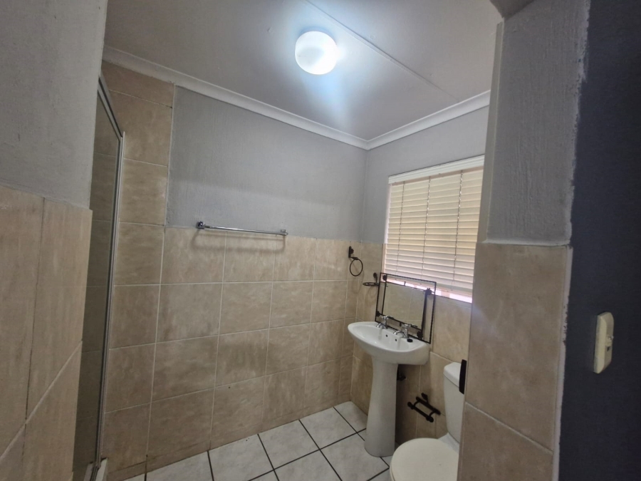 To Let 3 Bedroom Property for Rent in Bardene Gauteng
