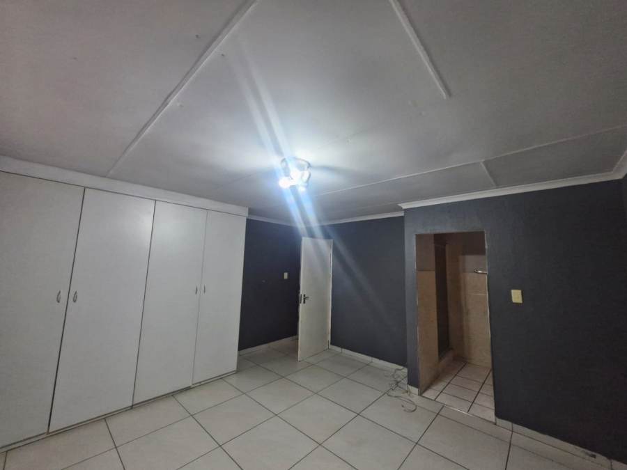 To Let 3 Bedroom Property for Rent in Bardene Gauteng