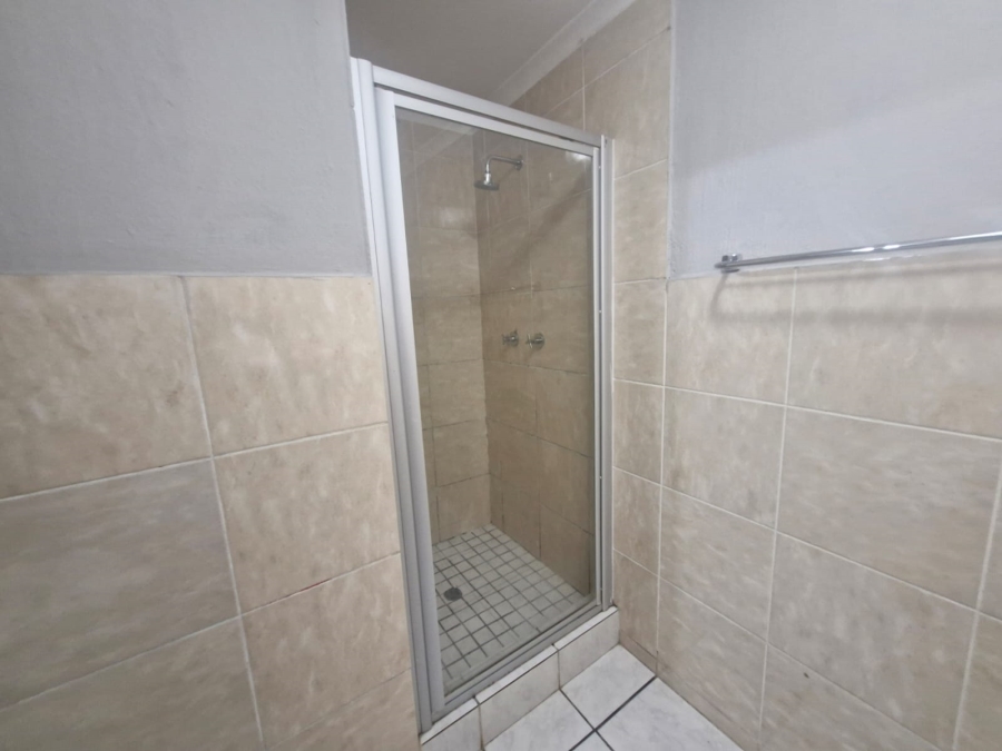 To Let 3 Bedroom Property for Rent in Bardene Gauteng