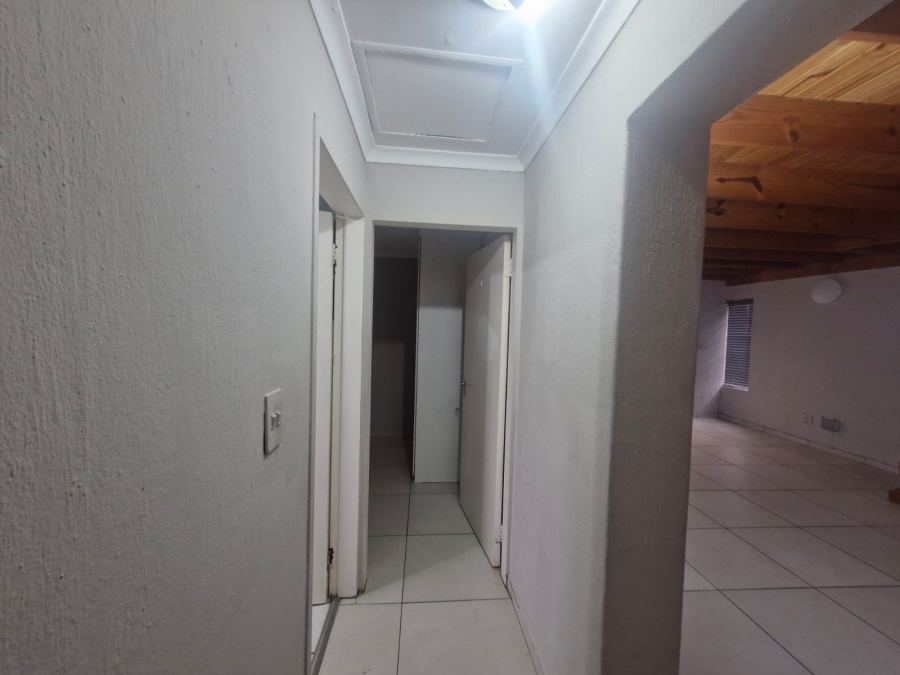To Let 3 Bedroom Property for Rent in Bardene Gauteng