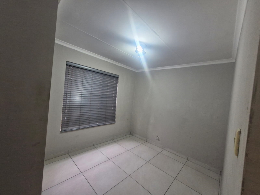 To Let 3 Bedroom Property for Rent in Bardene Gauteng
