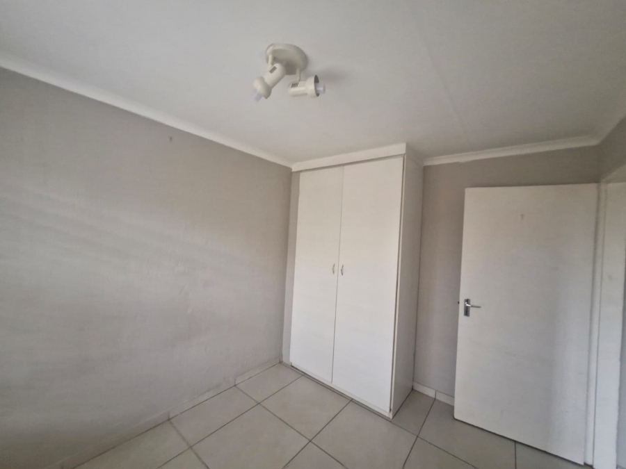 To Let 3 Bedroom Property for Rent in Bardene Gauteng