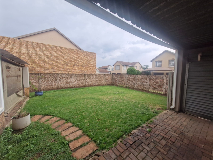 To Let 3 Bedroom Property for Rent in Bardene Gauteng