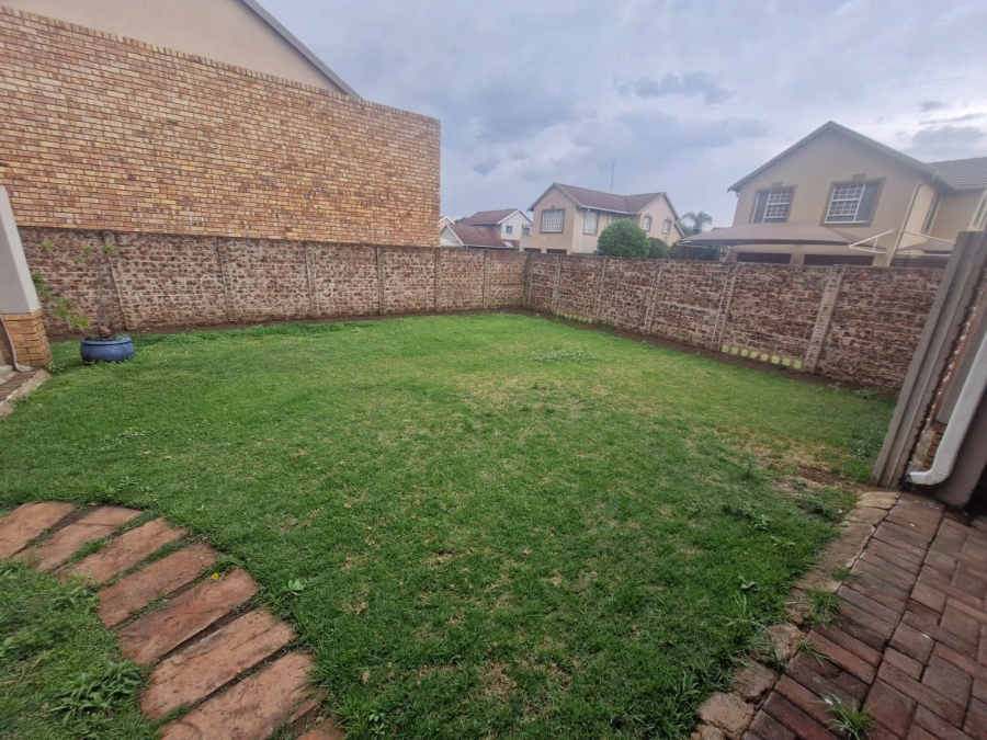 To Let 3 Bedroom Property for Rent in Bardene Gauteng