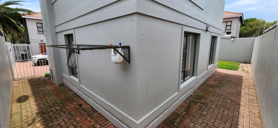 3 Bedroom Property for Sale in Edenvale Central Gauteng