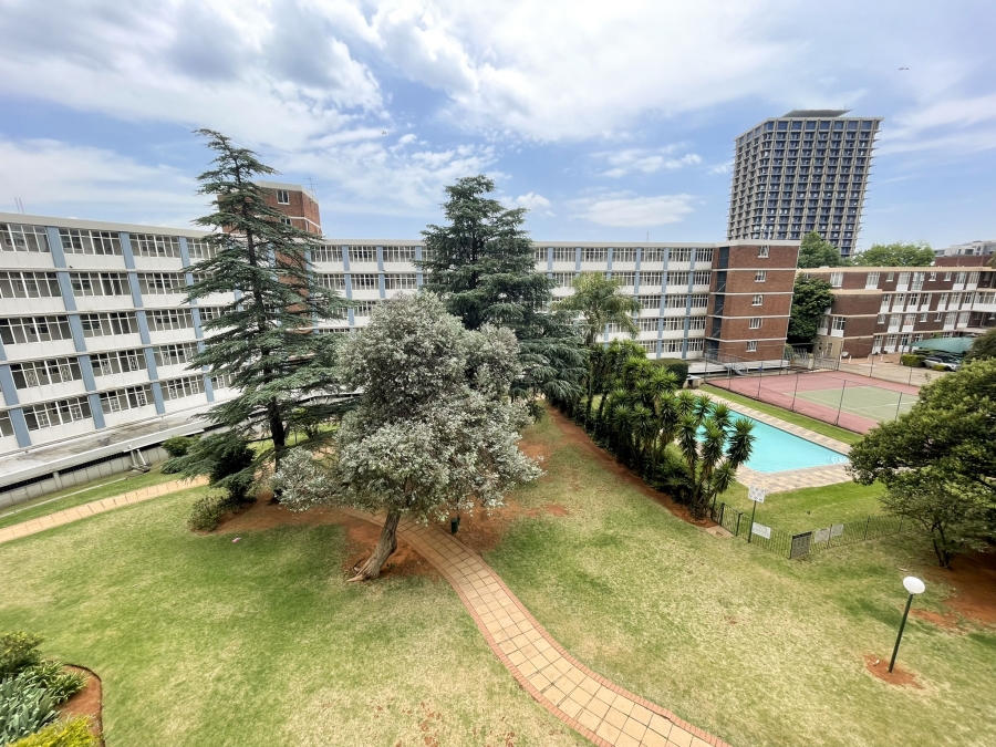 1 Bedroom Property for Sale in Bedford Gardens Gauteng