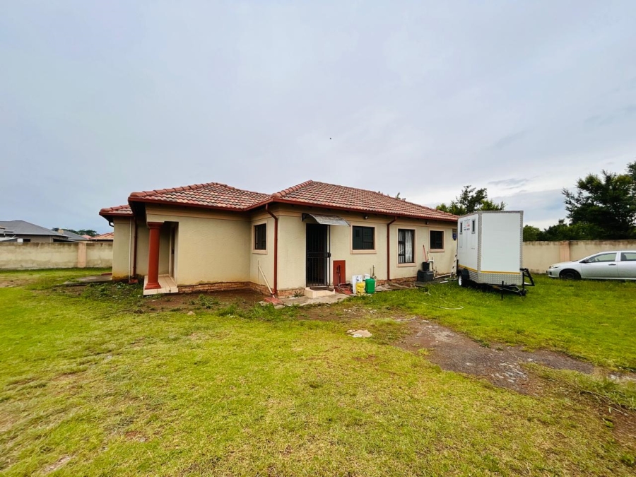 3 Bedroom Property for Sale in Strubenvale Gauteng