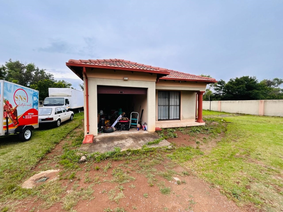 3 Bedroom Property for Sale in Strubenvale Gauteng