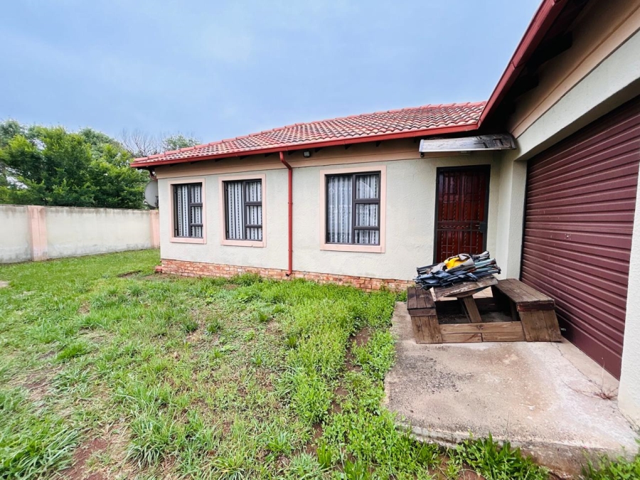 3 Bedroom Property for Sale in Strubenvale Gauteng