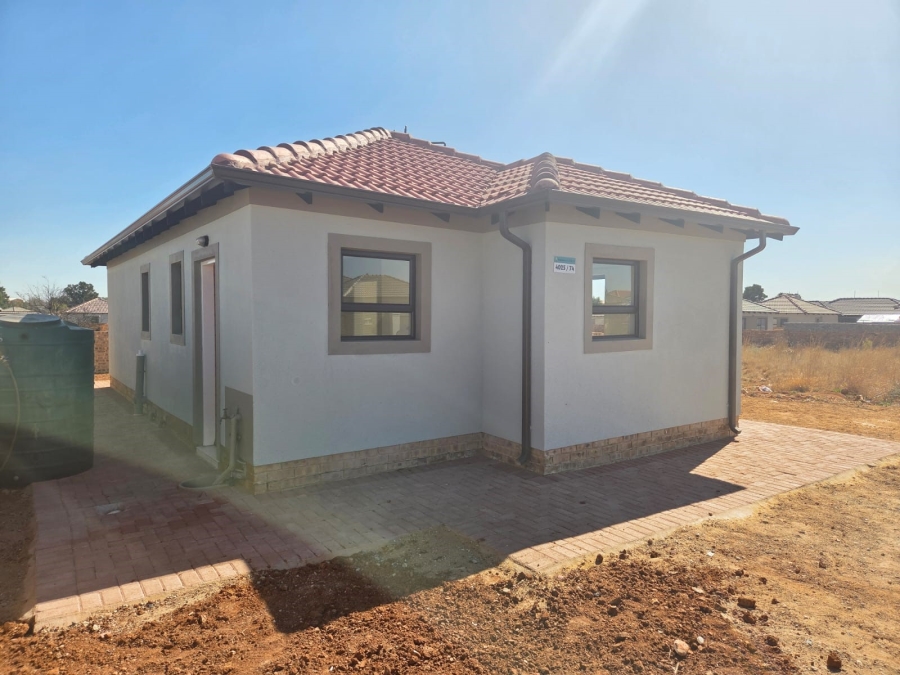 2 Bedroom Property for Sale in Bekkersdal Gauteng