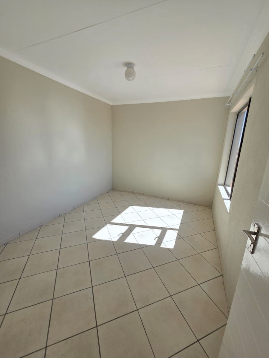 2 Bedroom Property for Sale in Bekkersdal Gauteng
