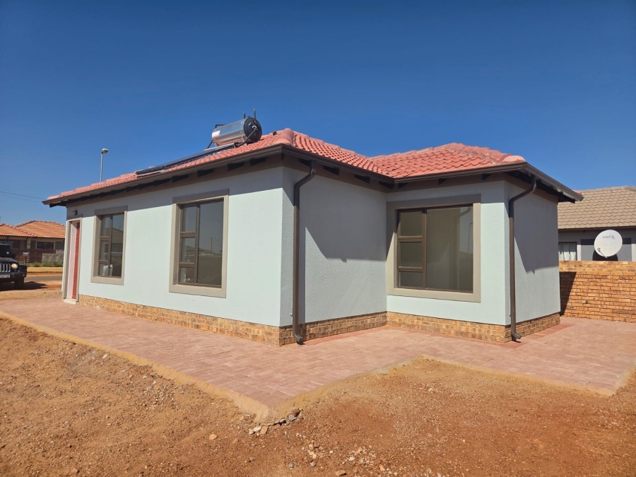 2 Bedroom Property for Sale in Bekkersdal Gauteng