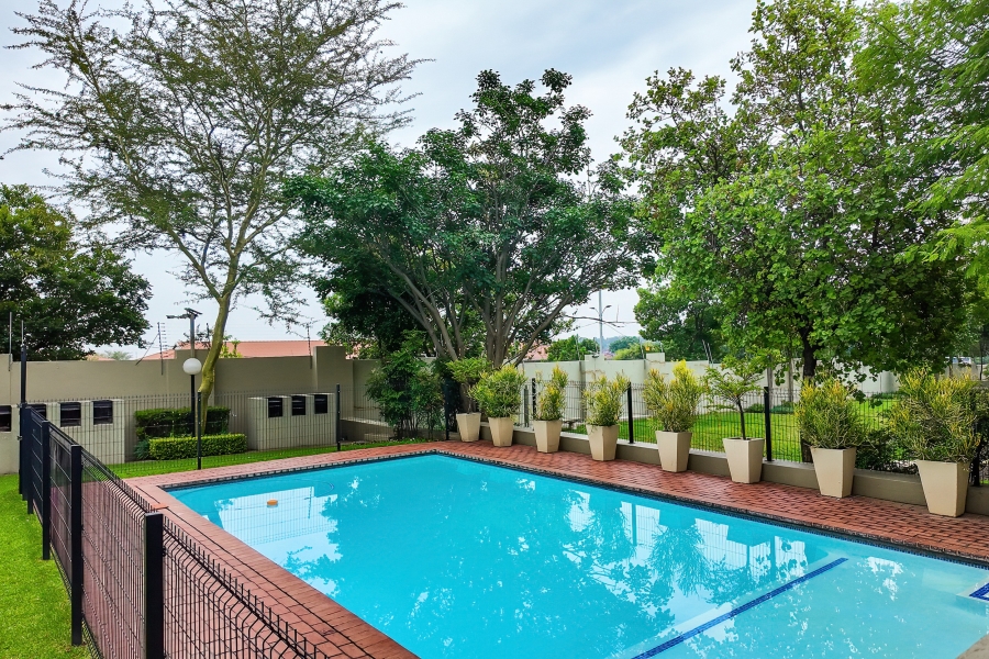 1 Bedroom Property for Sale in Bryanston Gauteng