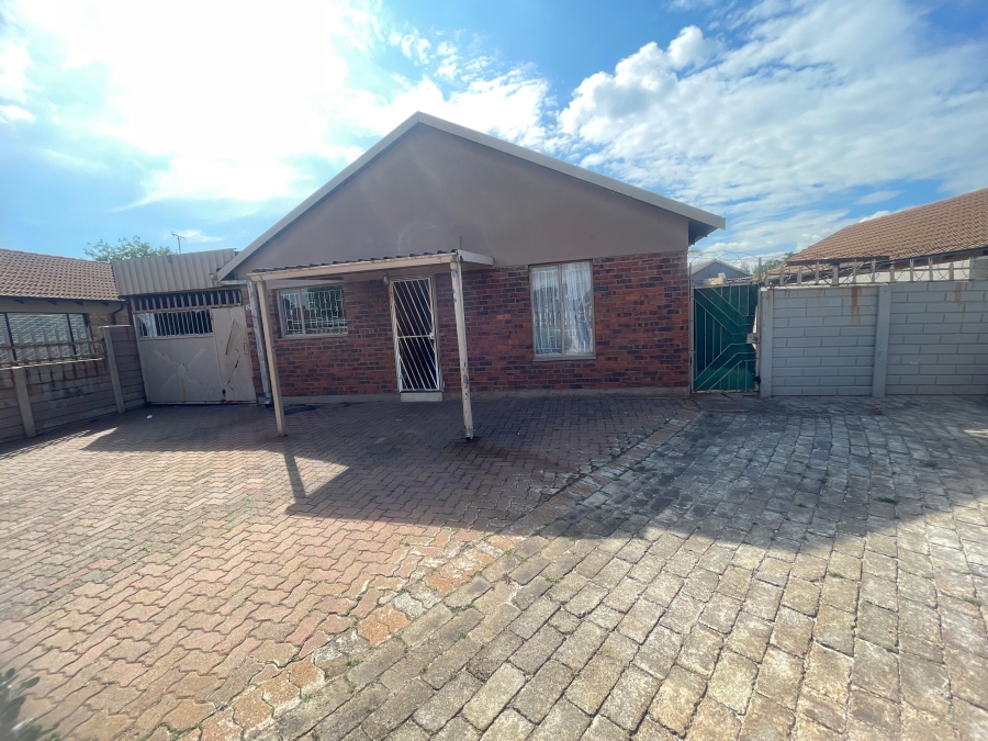 3 Bedroom Property for Sale in Bakerton Gauteng
