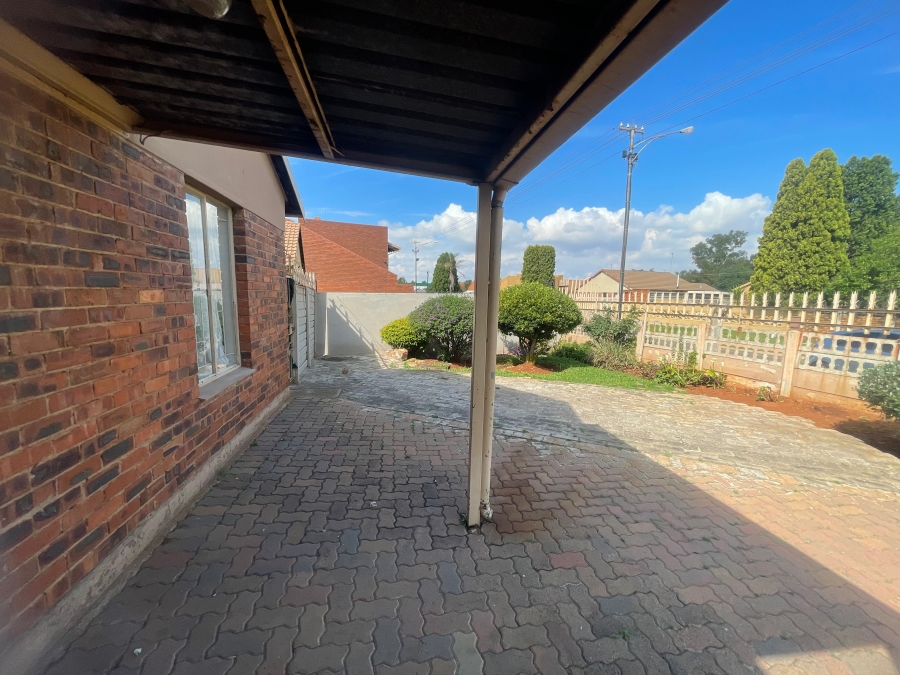 3 Bedroom Property for Sale in Bakerton Gauteng