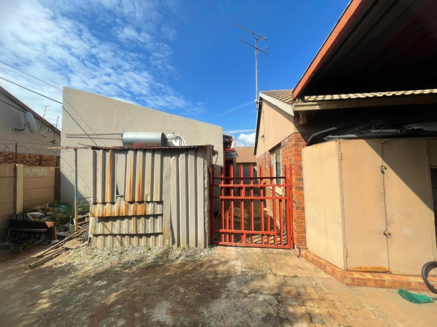 3 Bedroom Property for Sale in Bakerton Gauteng