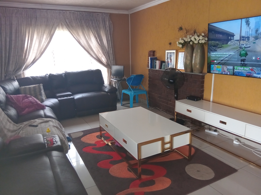 To Let 3 Bedroom Property for Rent in Birchleigh Gauteng