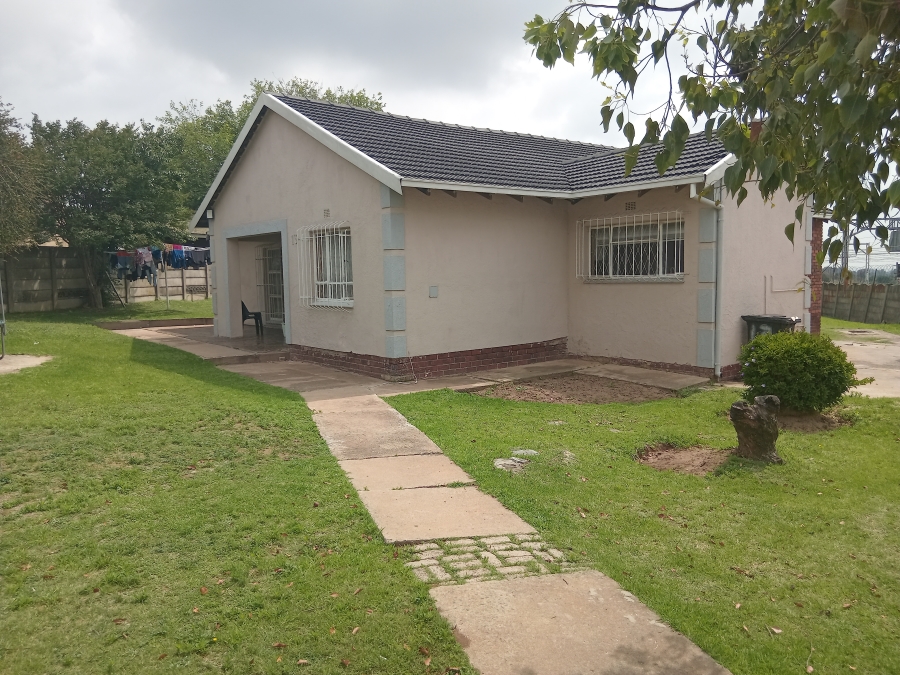 To Let 3 Bedroom Property for Rent in Birchleigh Gauteng