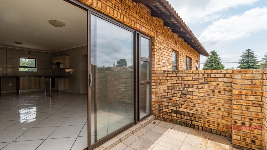 3 Bedroom Property for Sale in Goedeburg Gauteng