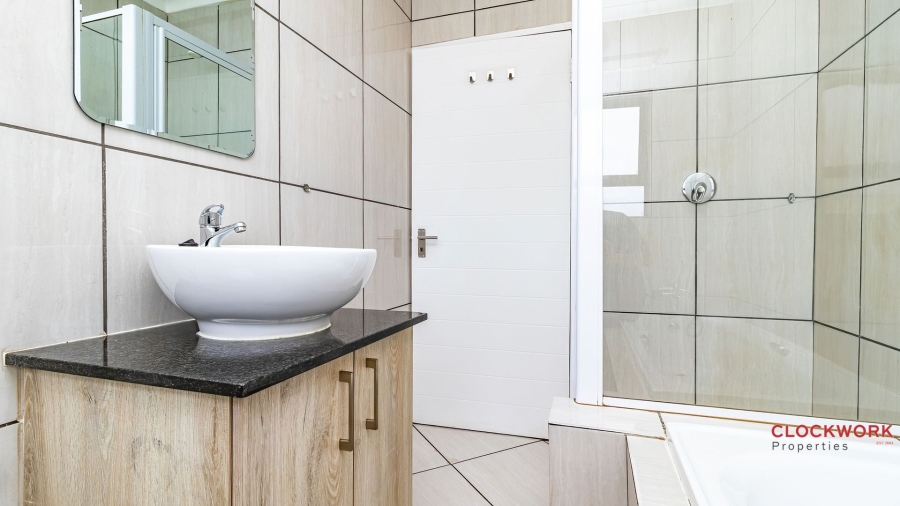 3 Bedroom Property for Sale in Goedeburg Gauteng