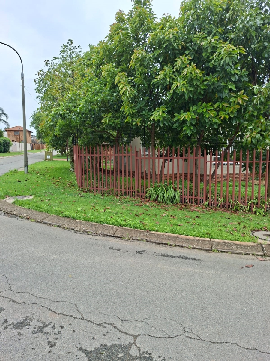 To Let 3 Bedroom Property for Rent in Glen Marais Gauteng