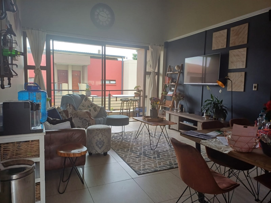 2 Bedroom Property for Sale in Glen Eagle Estate Gauteng