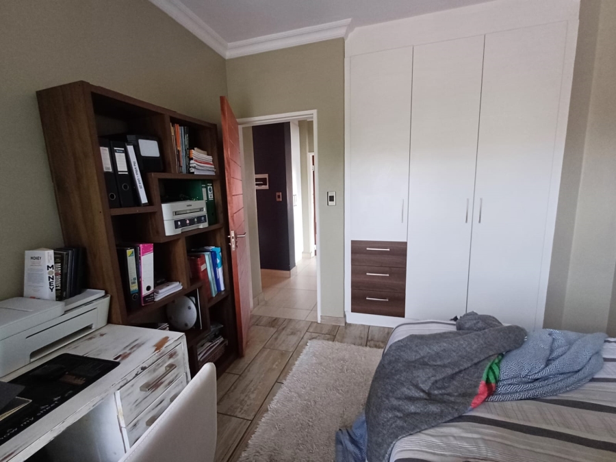 2 Bedroom Property for Sale in Glen Eagle Estate Gauteng