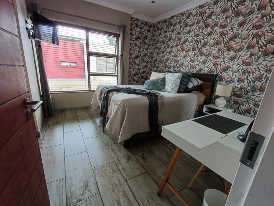 2 Bedroom Property for Sale in Glen Eagle Estate Gauteng