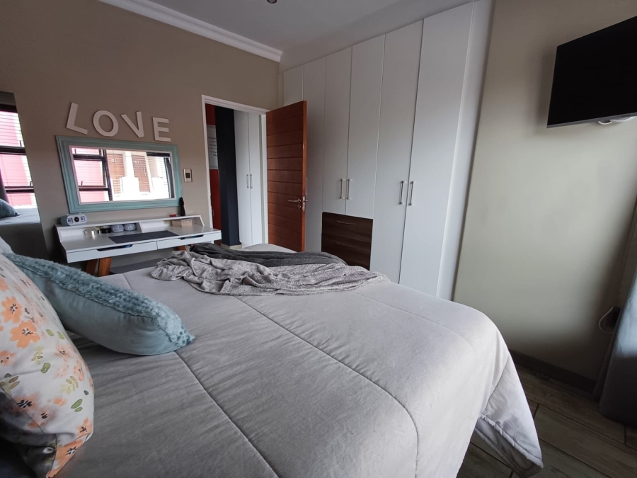 2 Bedroom Property for Sale in Glen Eagle Estate Gauteng