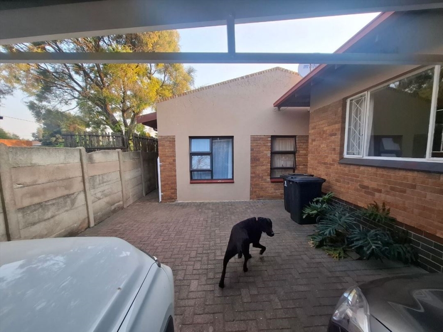 3 Bedroom Property for Sale in Parkdene Gauteng
