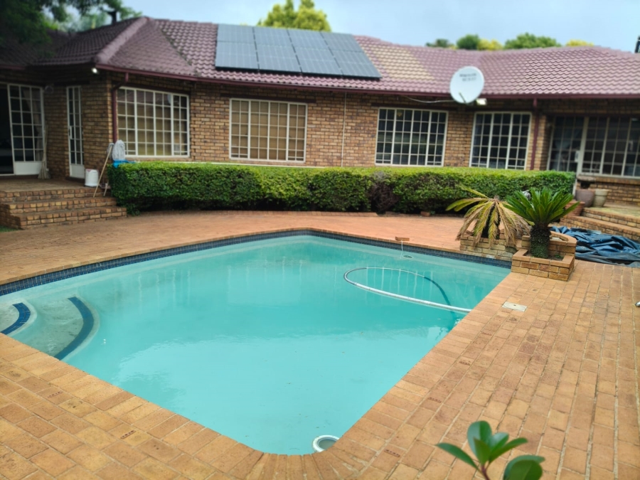 4 Bedroom Property for Sale in Van Riebeeck Park Gauteng