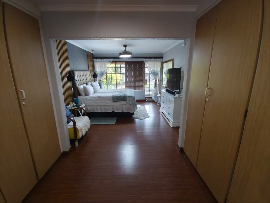 4 Bedroom Property for Sale in Van Riebeeck Park Gauteng