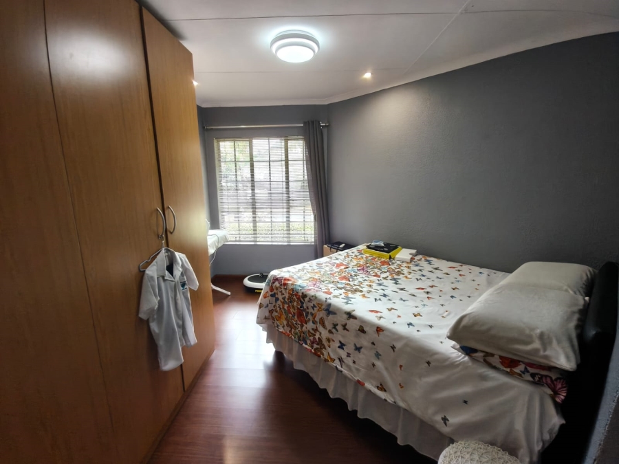 4 Bedroom Property for Sale in Van Riebeeck Park Gauteng