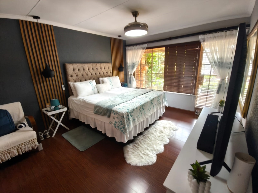 4 Bedroom Property for Sale in Van Riebeeck Park Gauteng