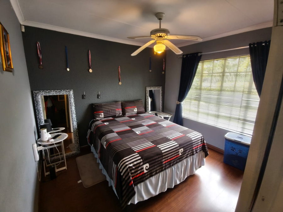 4 Bedroom Property for Sale in Van Riebeeck Park Gauteng