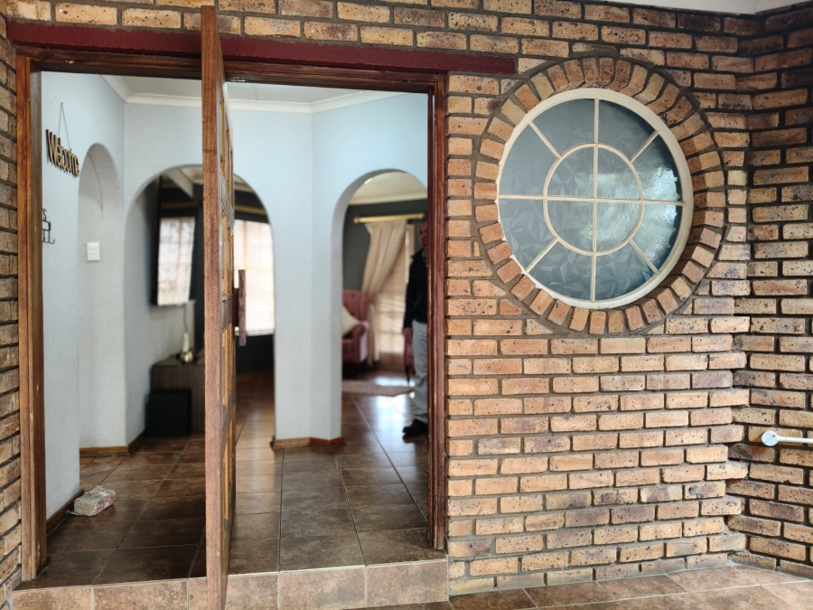 4 Bedroom Property for Sale in Van Riebeeck Park Gauteng